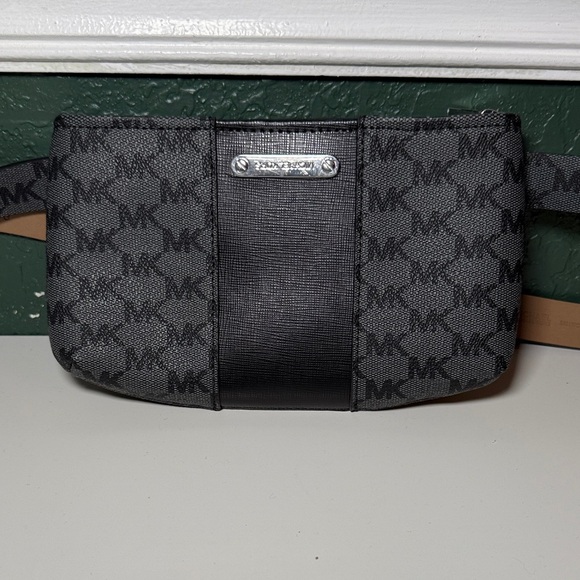 Michael Kors Monogram Black and Gray Waist Belt Bag Pouch Fanny Pack NWOT Unisex - Picture 9 of 12